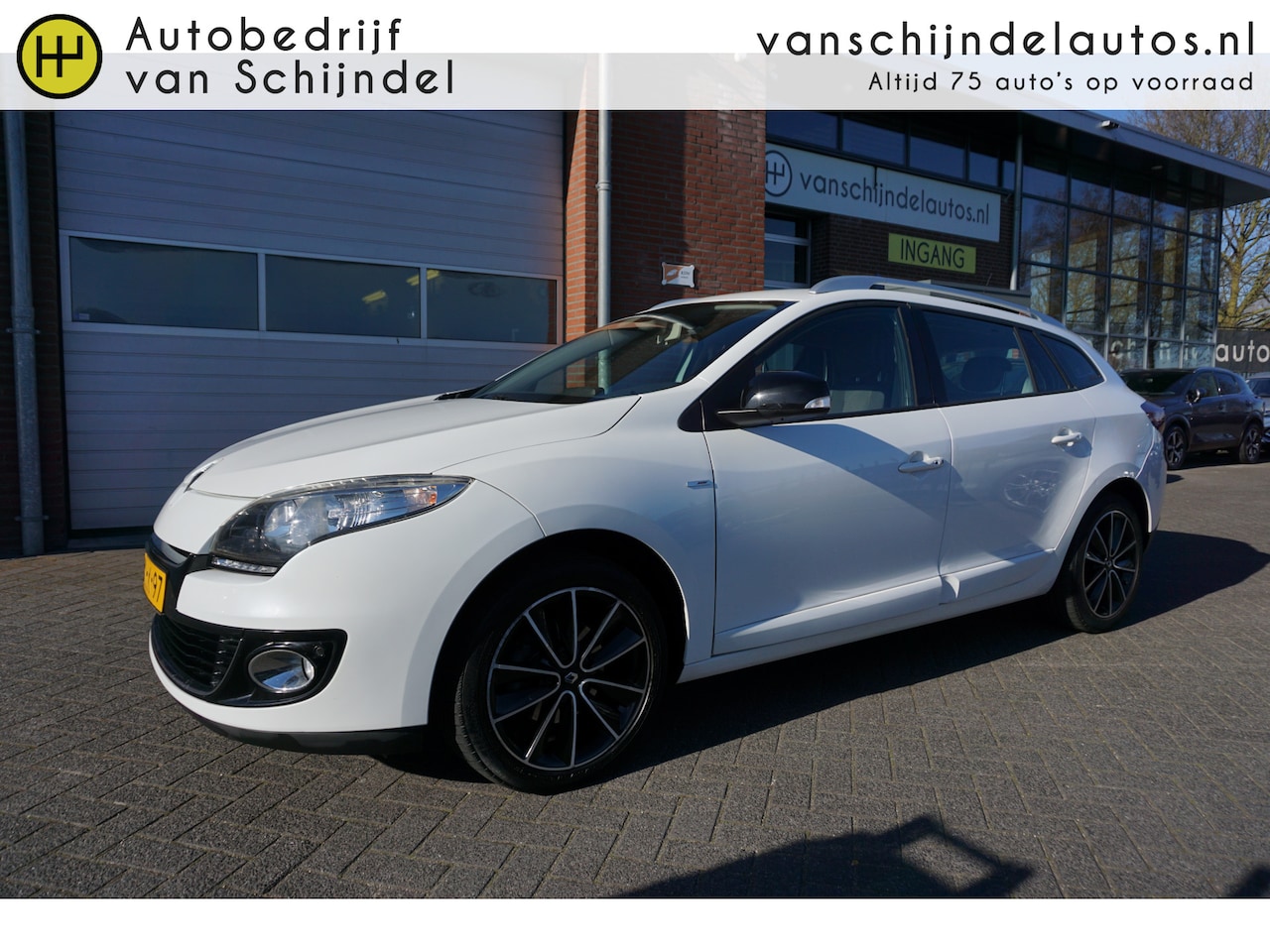 Renault Mégane Estate - 1.2 TCE BOSE ORIGINEEL NEDERLANDS CAMERA NAVIGATIE AFN.TREKHAAK ECC AIRCO CRUISECONTROL BL - AutoWereld.nl