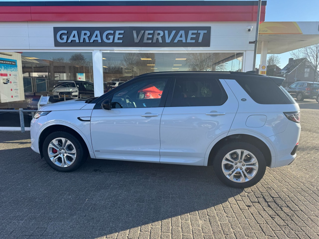 Land Rover Discovery Sport - P300e 1.5 R-Dynamic S - AutoWereld.nl