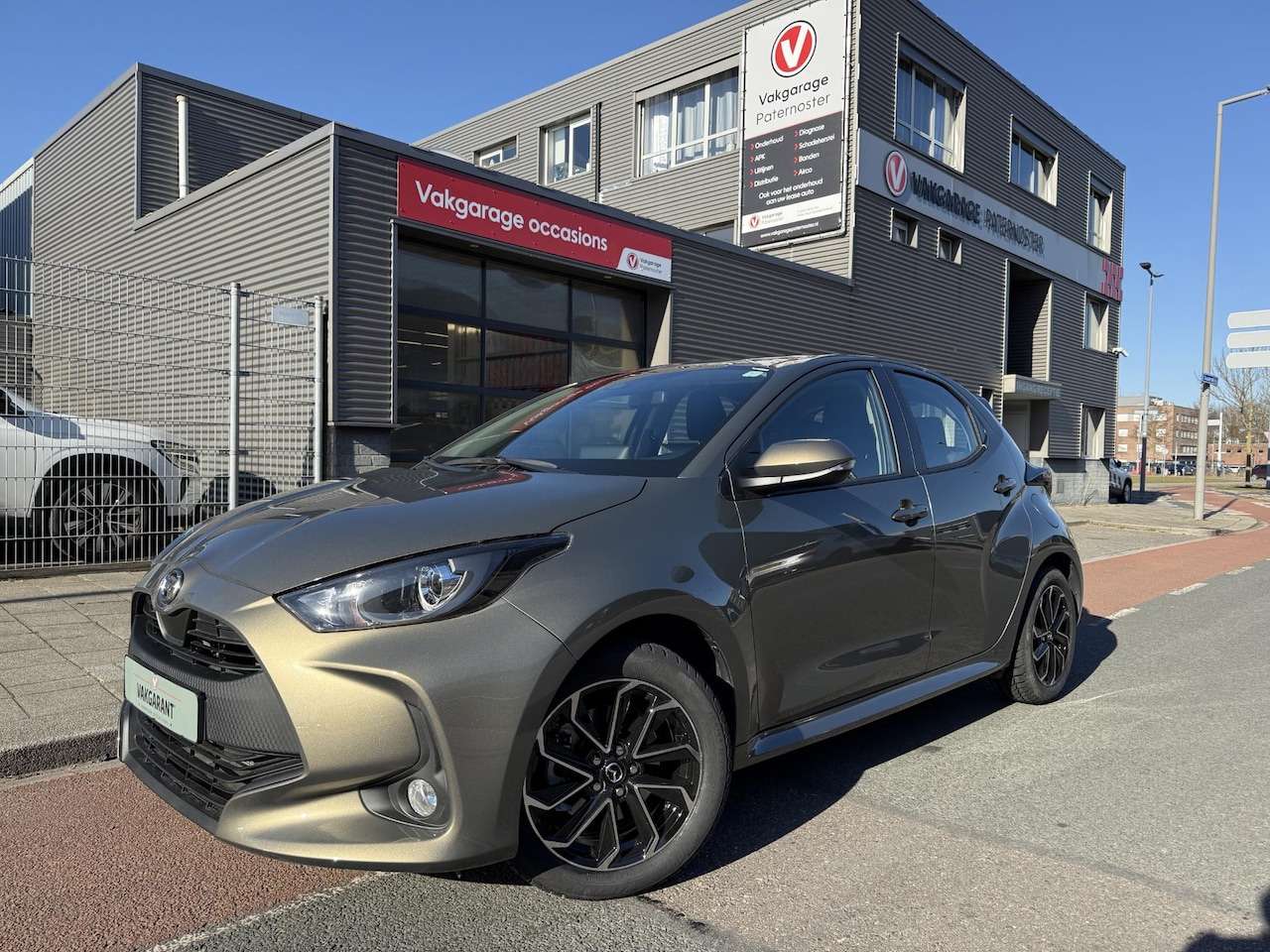 Mazda 2 Hybrid - 1.5 Pure Carplay / 16 inch velgen / Stuur & Stoel verwarming - AutoWereld.nl