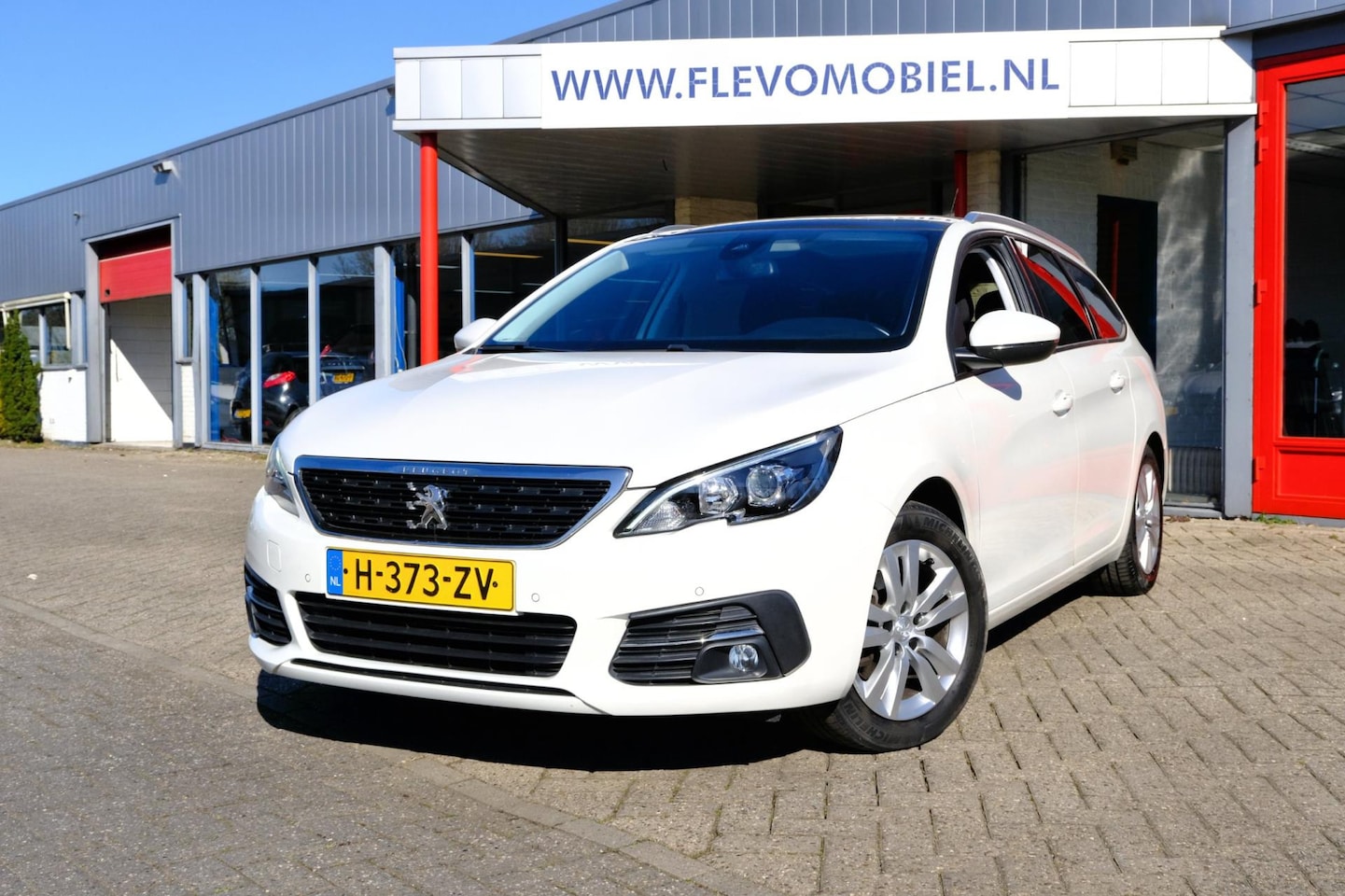 Peugeot 308 SW - 1.5 131pk BlueHDi Executive Pano|1e Eig|Navi|DAB|Clima|LMV - AutoWereld.nl