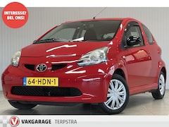 Toyota Aygo - 1.0-12V/ Trekhaak/ Stuurbekr./ C.V. Afstand/ Elek. Ramen/ Bluetooth/ Toerenteller