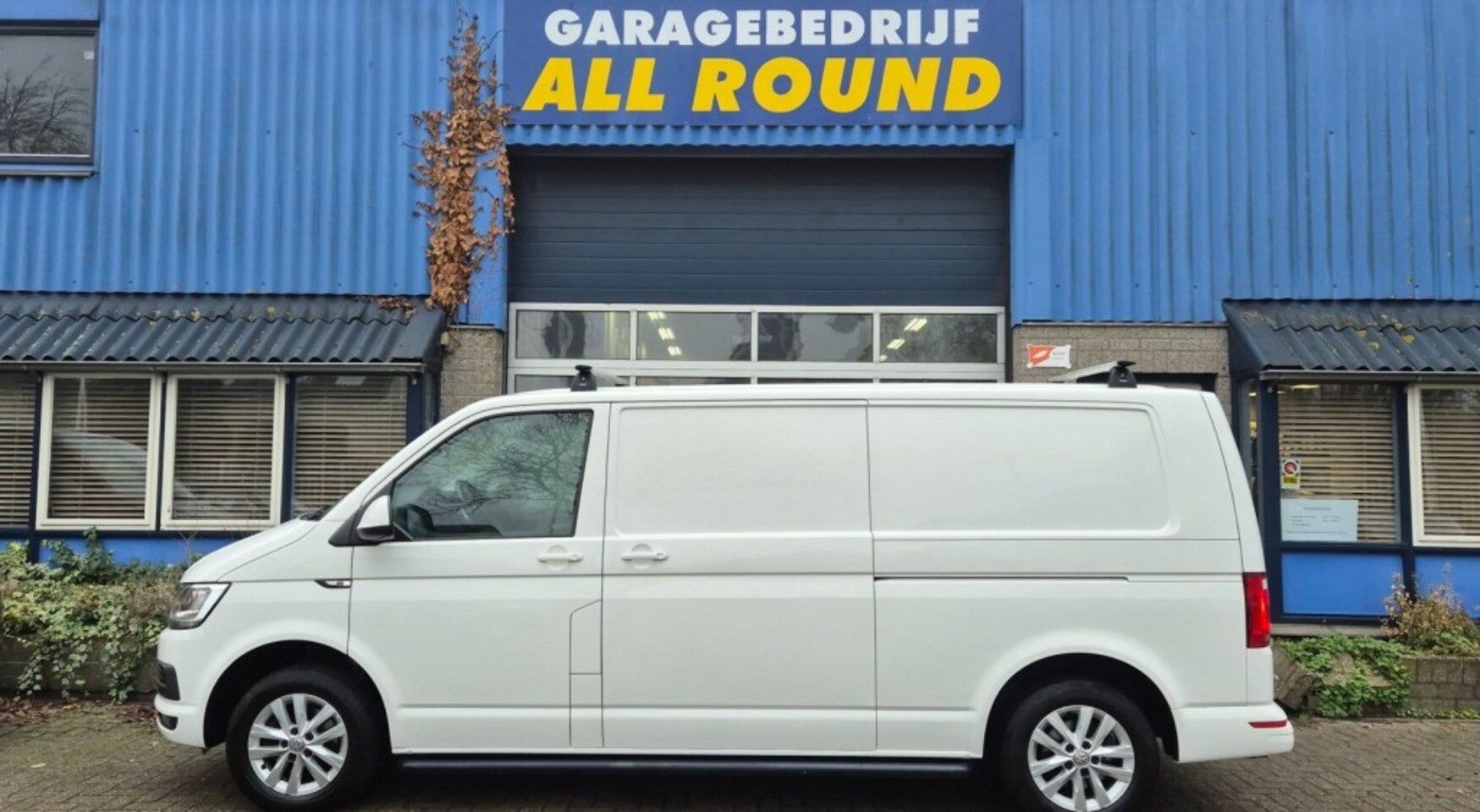 Volkswagen Transporter - 2.0 TDI L2H1 Comfortline Plus Trekhaak*automaat*NAP*2x sch - AutoWereld.nl