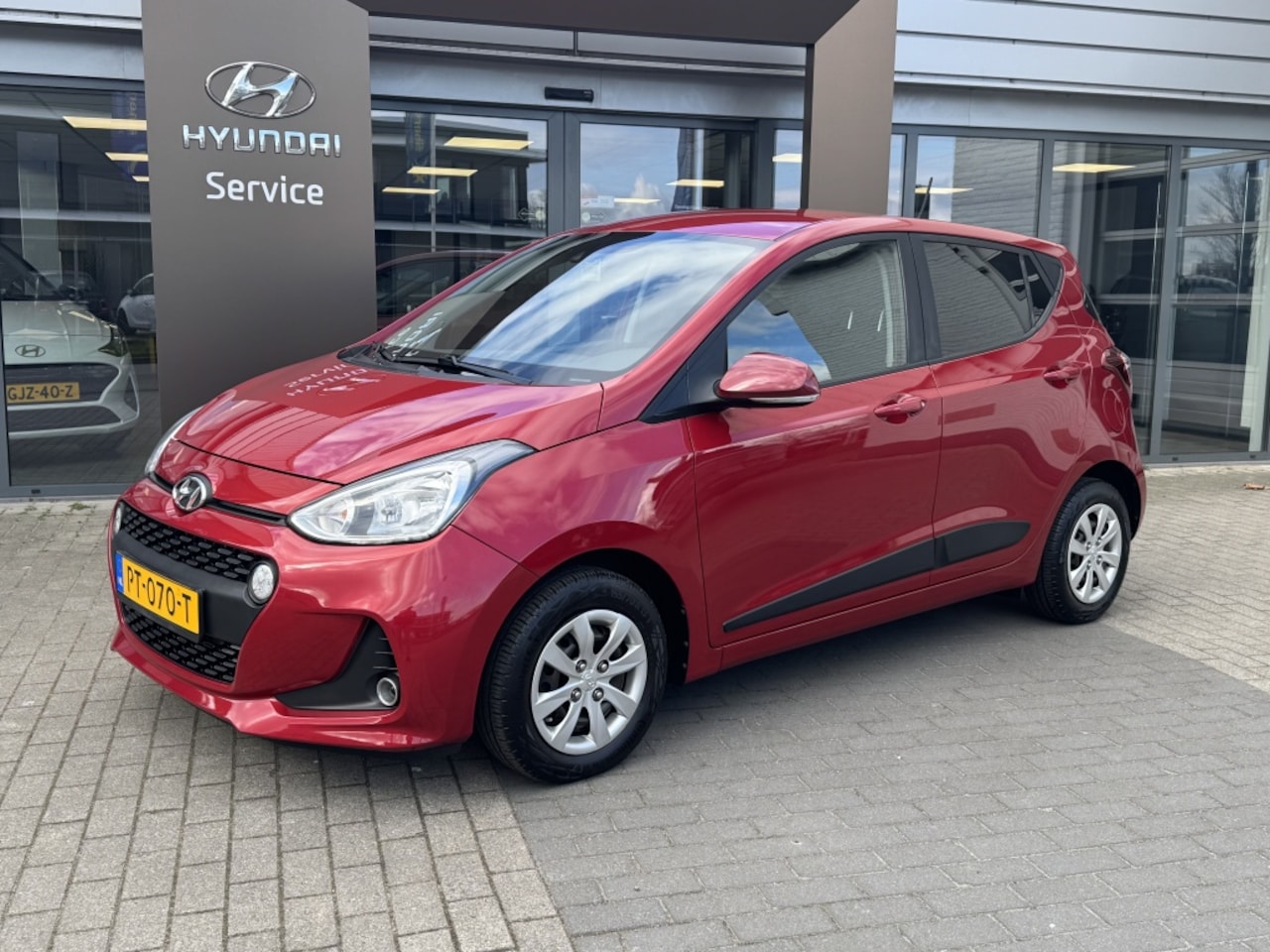 Hyundai i10 - 1.0i Premium | Navigatie | Stoel verwarming | Cruise control | R - AutoWereld.nl