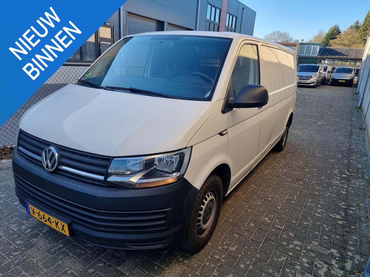 Volkswagen Transporter - 2.0 TDI L2H1 Economy 2.0 TDI L2H1 Economy - AutoWereld.nl