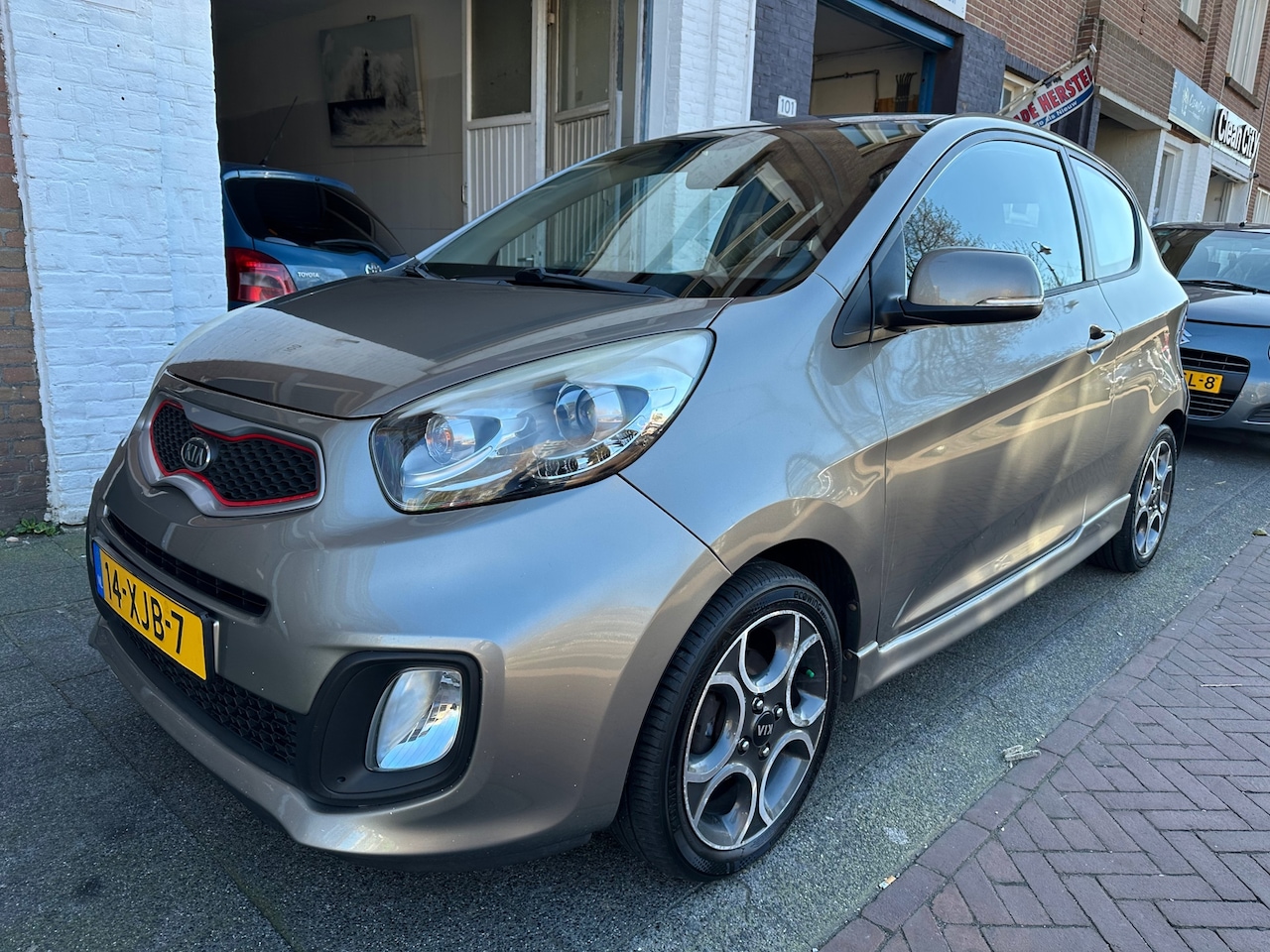 Kia Picanto - 1.2 CVVT Comfort Pack LED Airco LMV - AutoWereld.nl