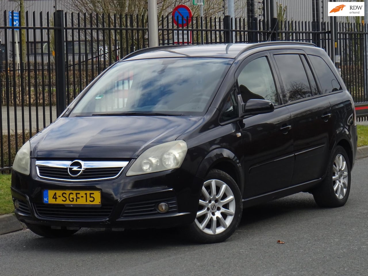 Opel Zafira - 1.8 Essentia 7-PERSOONS AIRCO/CRUISE/APK 03-2026 - AutoWereld.nl