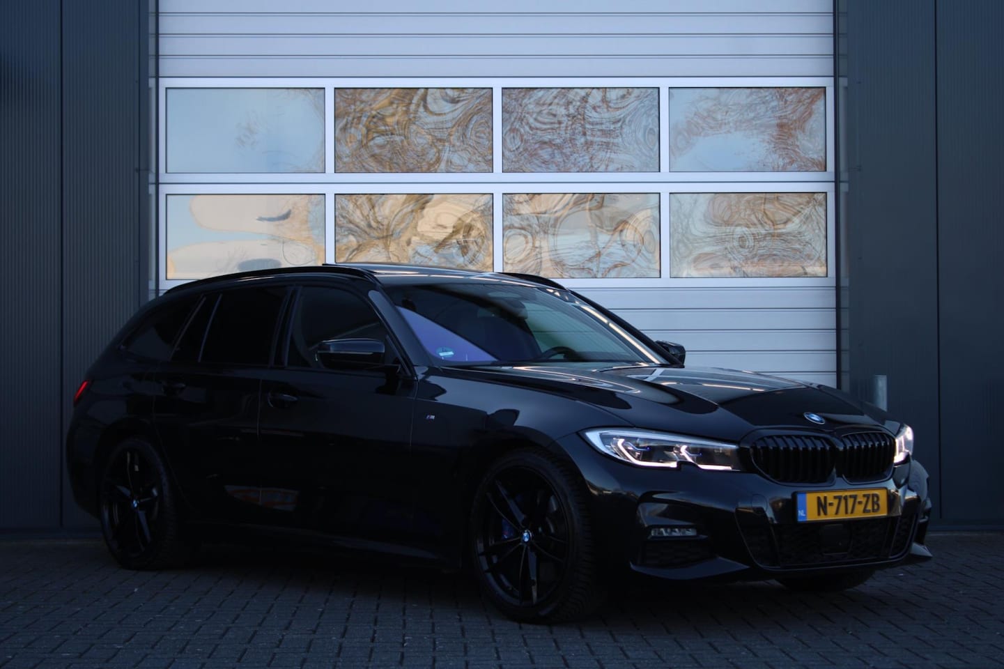 BMW 3-serie Touring - 330d High Executive M-Sport 265pk ACC/Laserlight/Headup/Panodak/Camera/Keyless/Leder/Memor - AutoWereld.nl