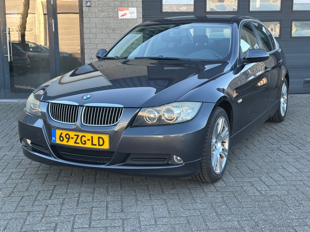 BMW 3-serie - 316i Business Line / NAVI / Xenon / PDC / Cruise Control / APK - AutoWereld.nl