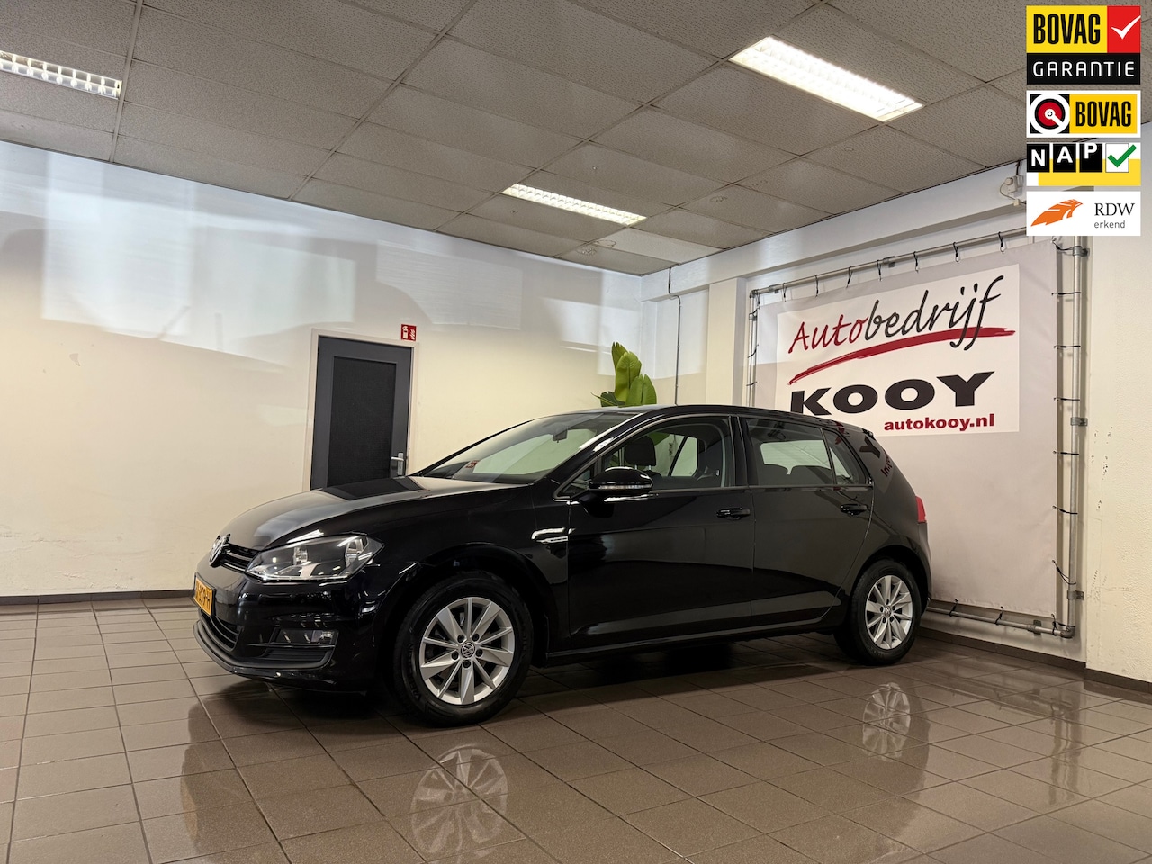 Volkswagen Golf - 1.2 TSI Business Edition Connected * NL Auto / Airco / Cruise control / LM Velgen * - AutoWereld.nl