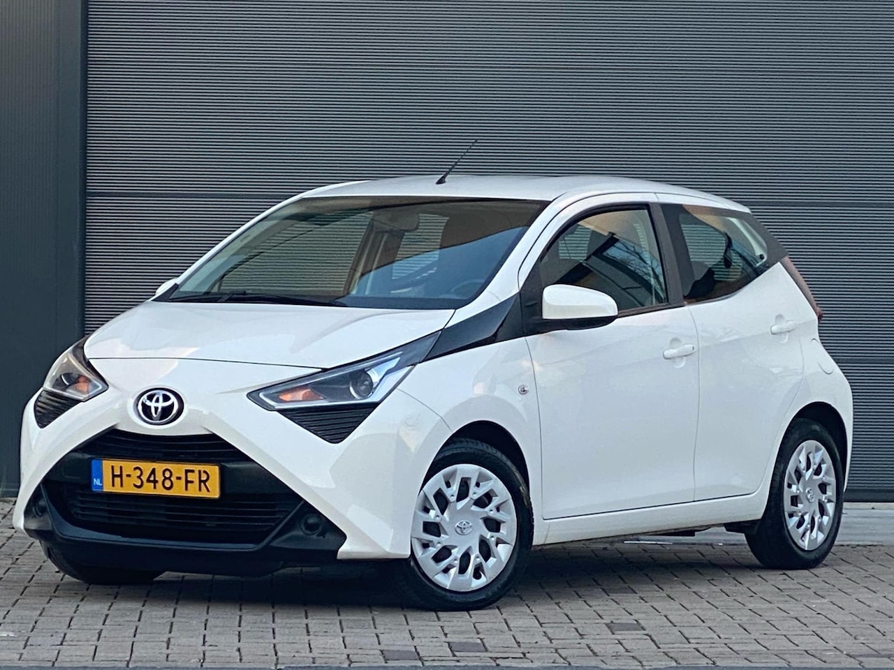 Toyota Aygo - 1.0 VVT-i x-play 1.0 VVT-i x-play - AutoWereld.nl