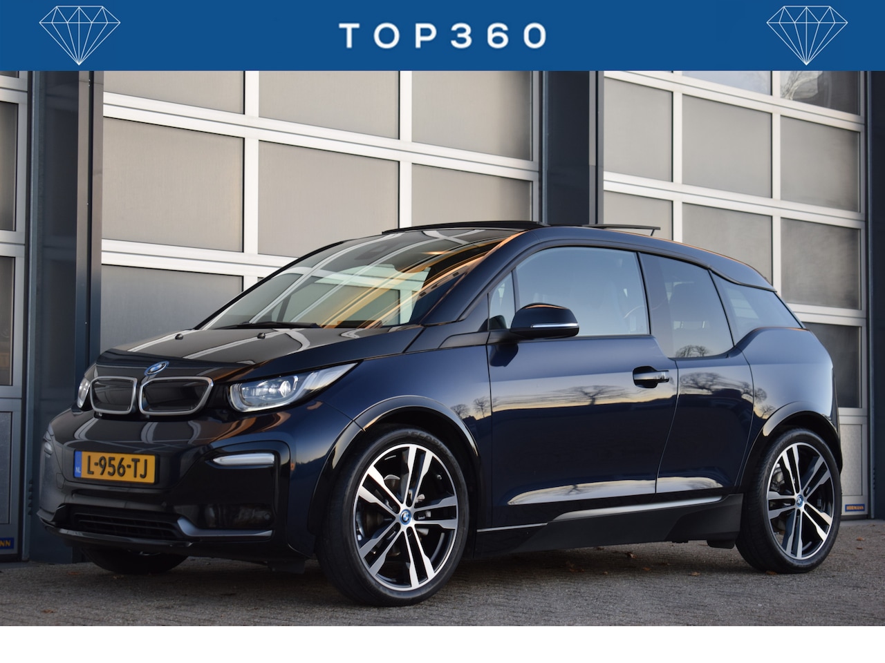 BMW i3 - S Sport! 120Ah 42 kWh RoadStyle Edition Schuifdak | Warmtepomp | 184pk - AutoWereld.nl