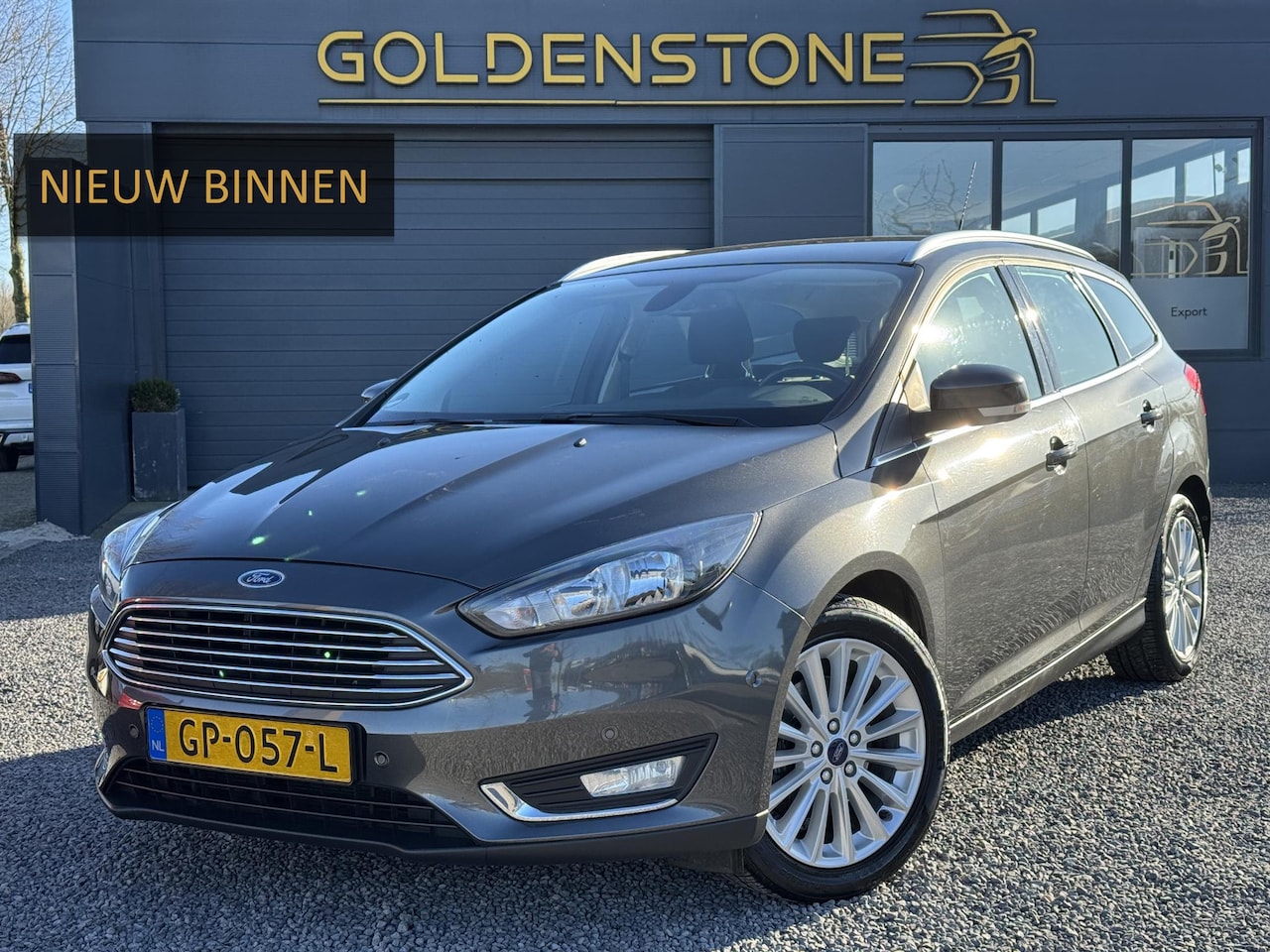 Ford Focus Wagon - 1.5 Titanium Edition 1e Eigenaar,Navi,Camera,Trekhaak,150pk,Keyless,Stuurverwarming,6 Bak, - AutoWereld.nl