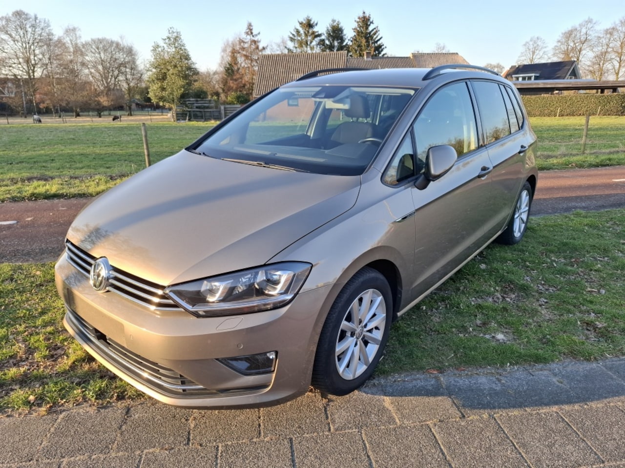 Volkswagen Golf Sportsvan - 1.4 TSI Lounge - AutoWereld.nl