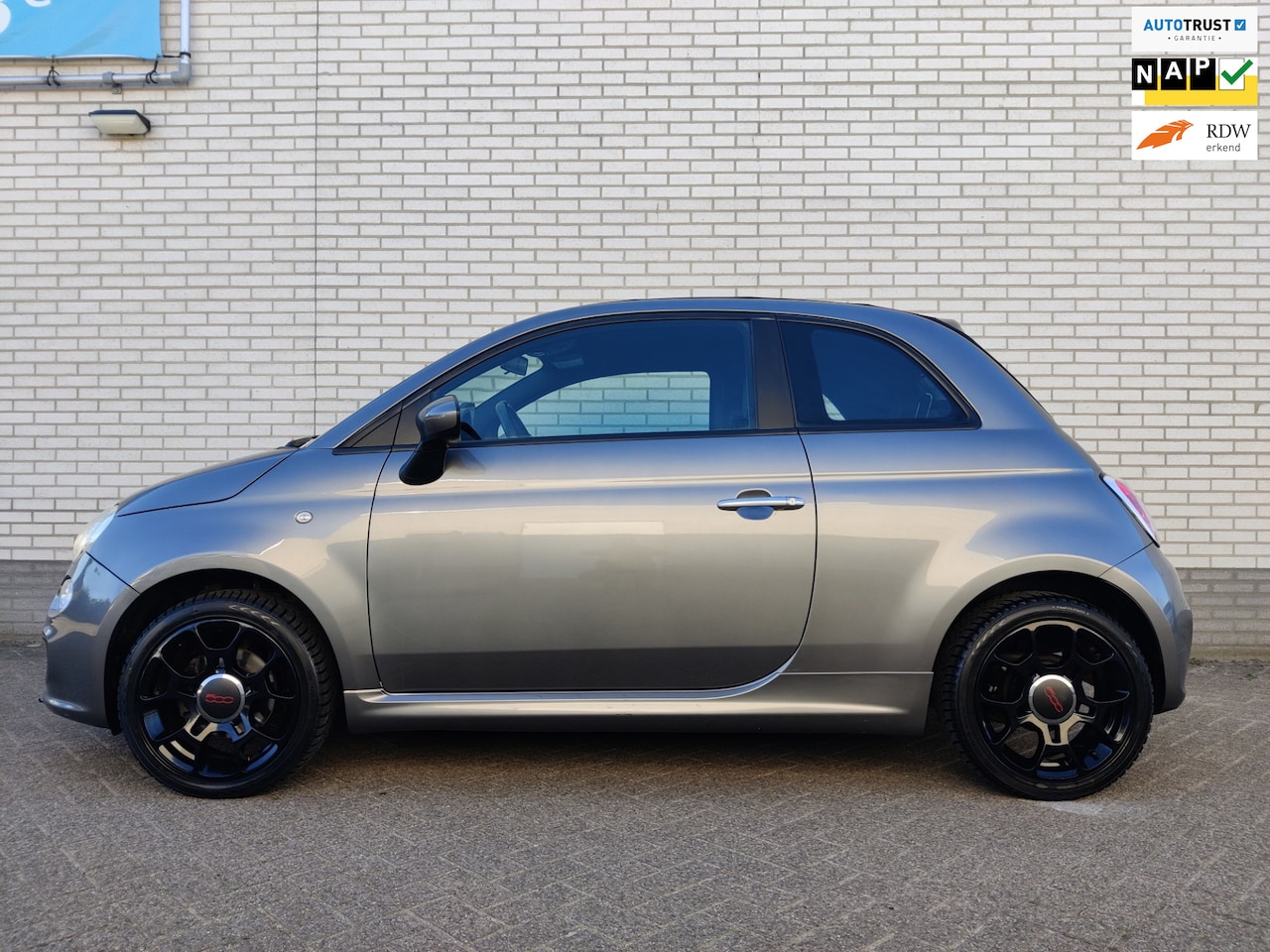 Fiat 500 - 0.9 TwinAir 500S Automaat/lederen bekleding/ Navigatie! - AutoWereld.nl