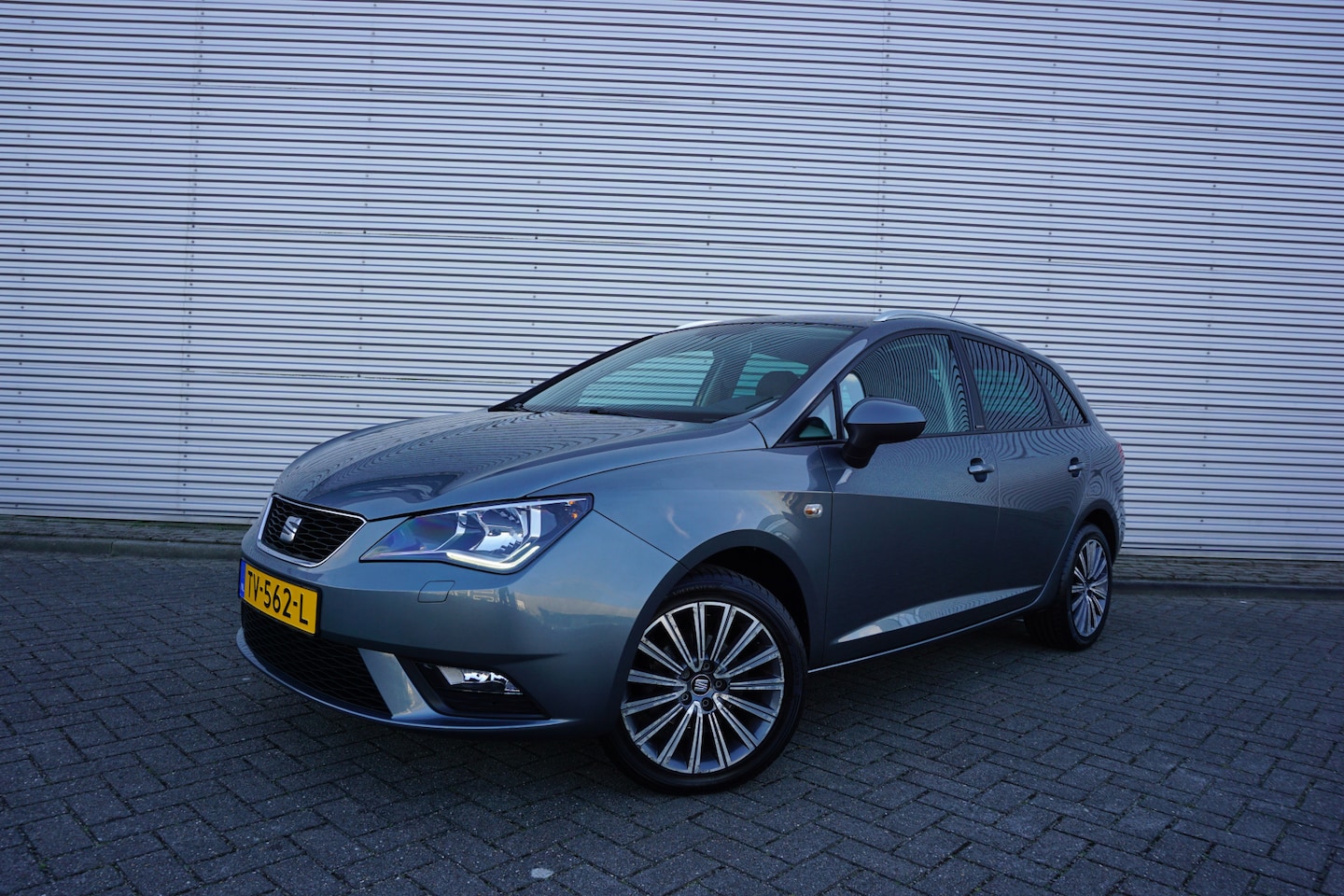 Seat Ibiza ST - 1.0 EcoTSI Style Connect Climate / Stoelverw. / Navi / Trekhaak / Lm velgen - AutoWereld.nl