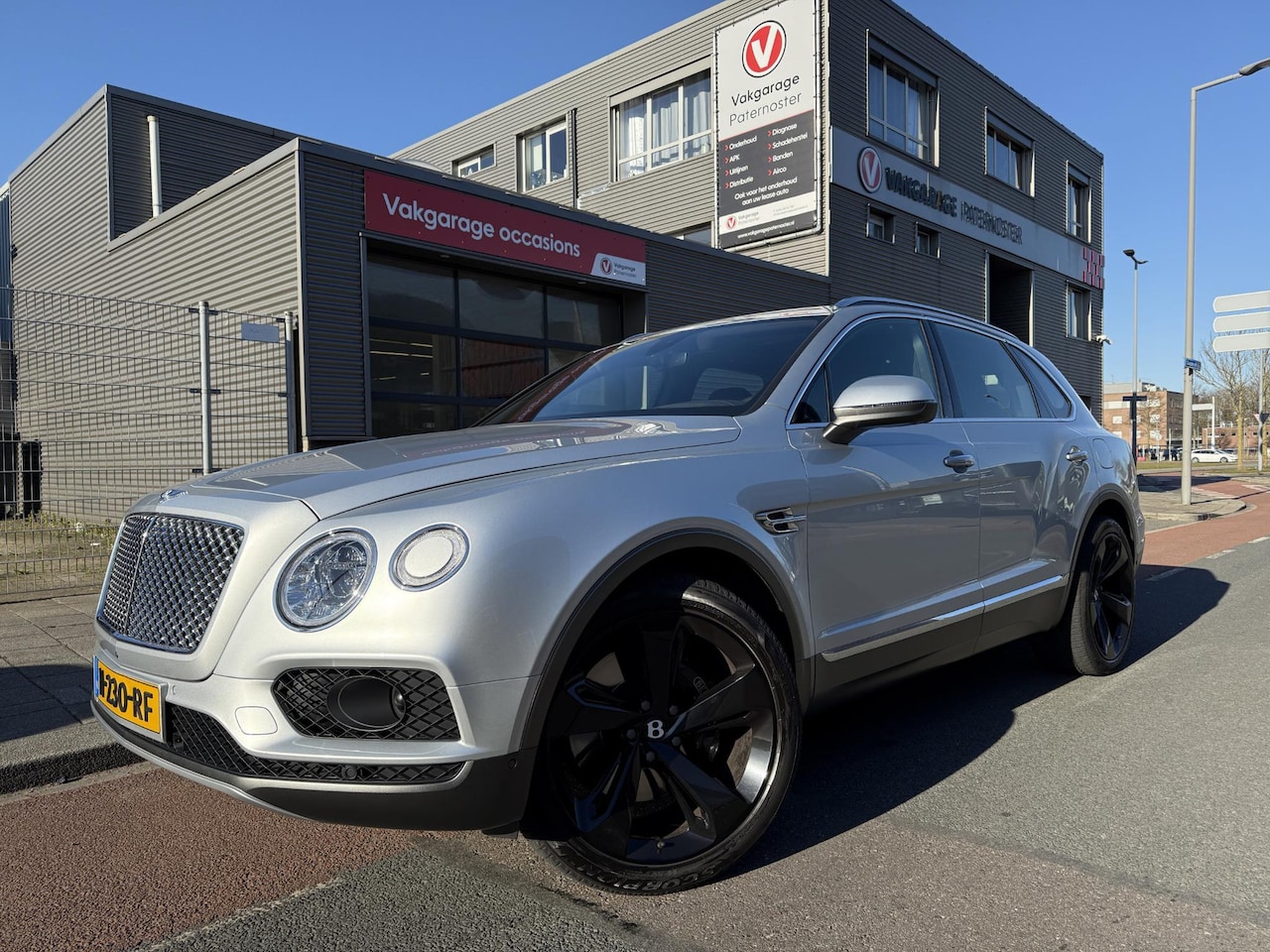 Bentley Bentayga - 3.0 V6 Hybrid Bentley garantie / Full options! - AutoWereld.nl