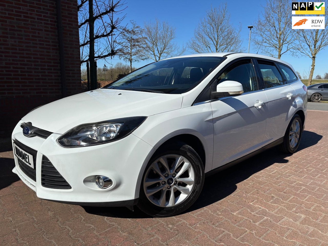 Ford Focus Wagon - 1.0 EcoBoost Titanium! UEFA Champions League uitvoering! - AutoWereld.nl