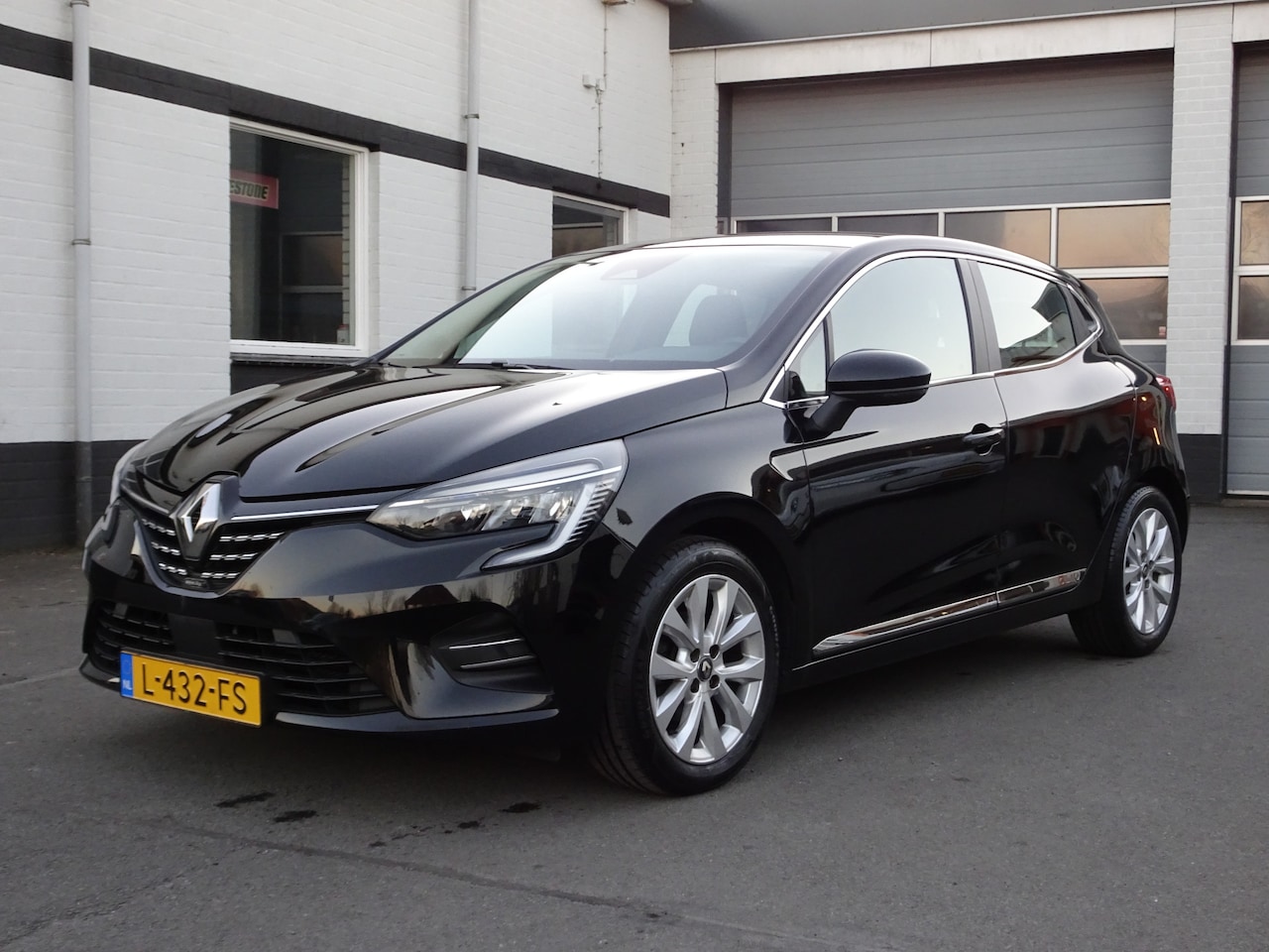 Renault Clio - 1.0 TCe Intens Automatische airco, licht metalen velgen, navigatie, cruise controle, parke - AutoWereld.nl