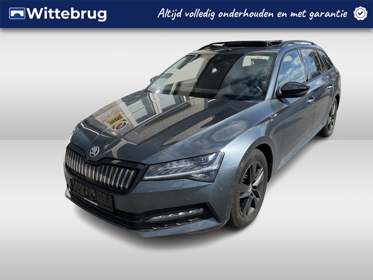 Skoda Superb Combi - 1.4 TSI iV Sportline Business / AUTOMAAT/ PANO/ KEYLESS/ 19" LMV/ MATRIX/ ADAPT. CRUISE/ N - AutoWereld.nl