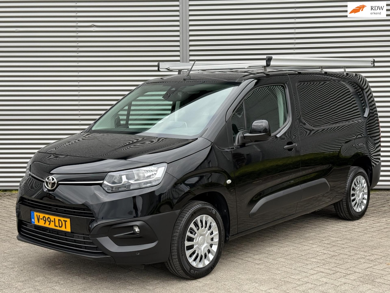 Toyota ProAce City - 1.5 D-4D L2 120 Airco/ Carplay/ Camera/ 3zits/ PDC/ Euro 6/ - AutoWereld.nl