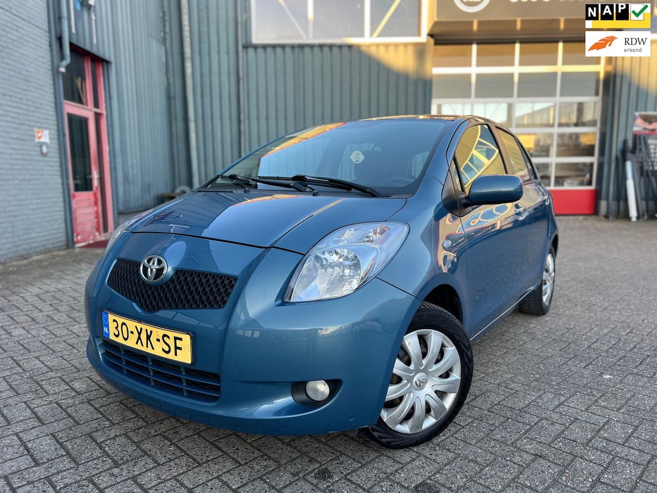 Toyota Yaris - 1.3 VVTi Sol MMT NL-Auto/2e Eigenaar/NAP/Automaat/APK/Airco - AutoWereld.nl