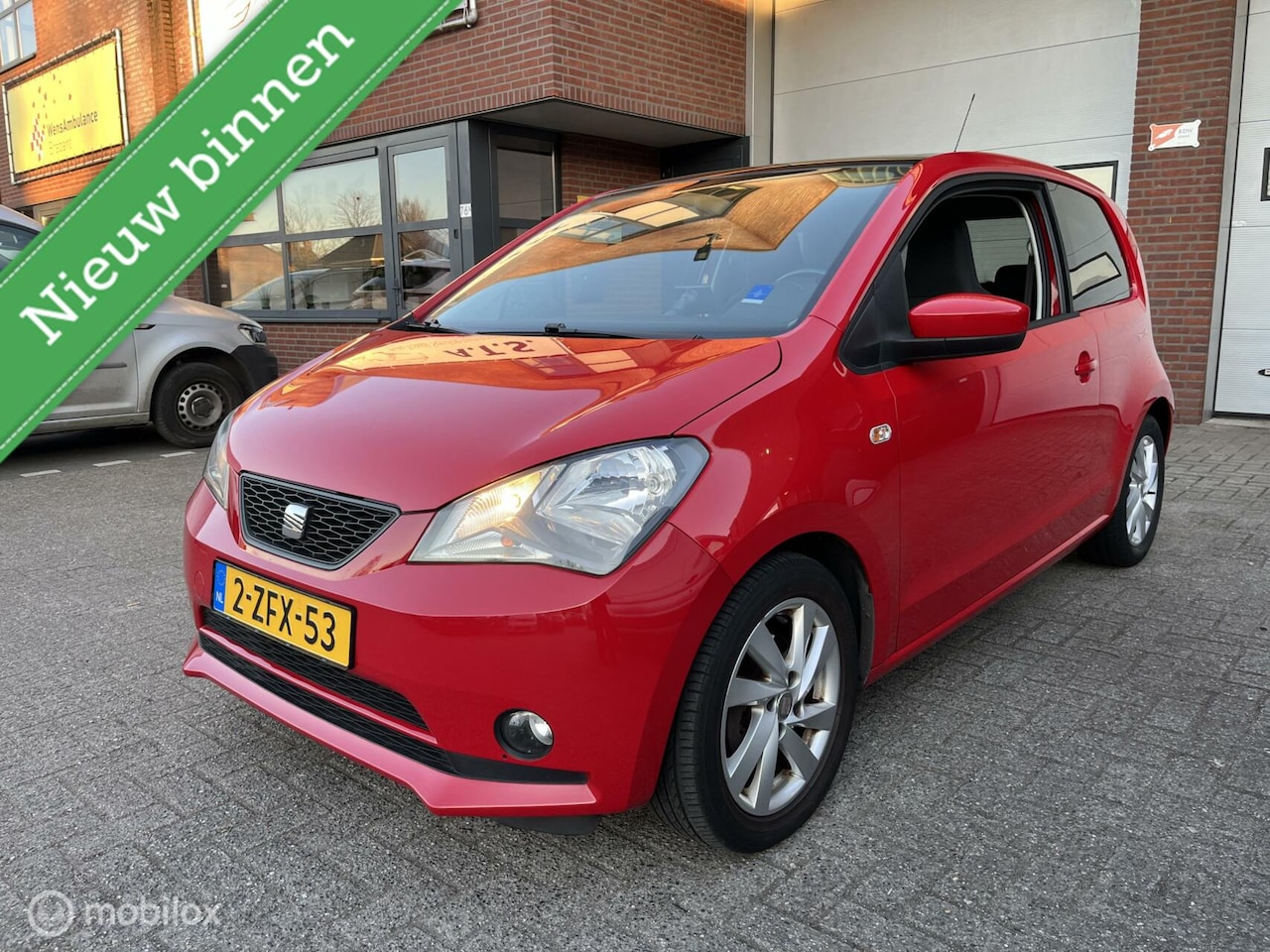 Seat Mii - 1.0 Style Sport PANO-DAK*AIRCO*PDC*CRUISE* - AutoWereld.nl