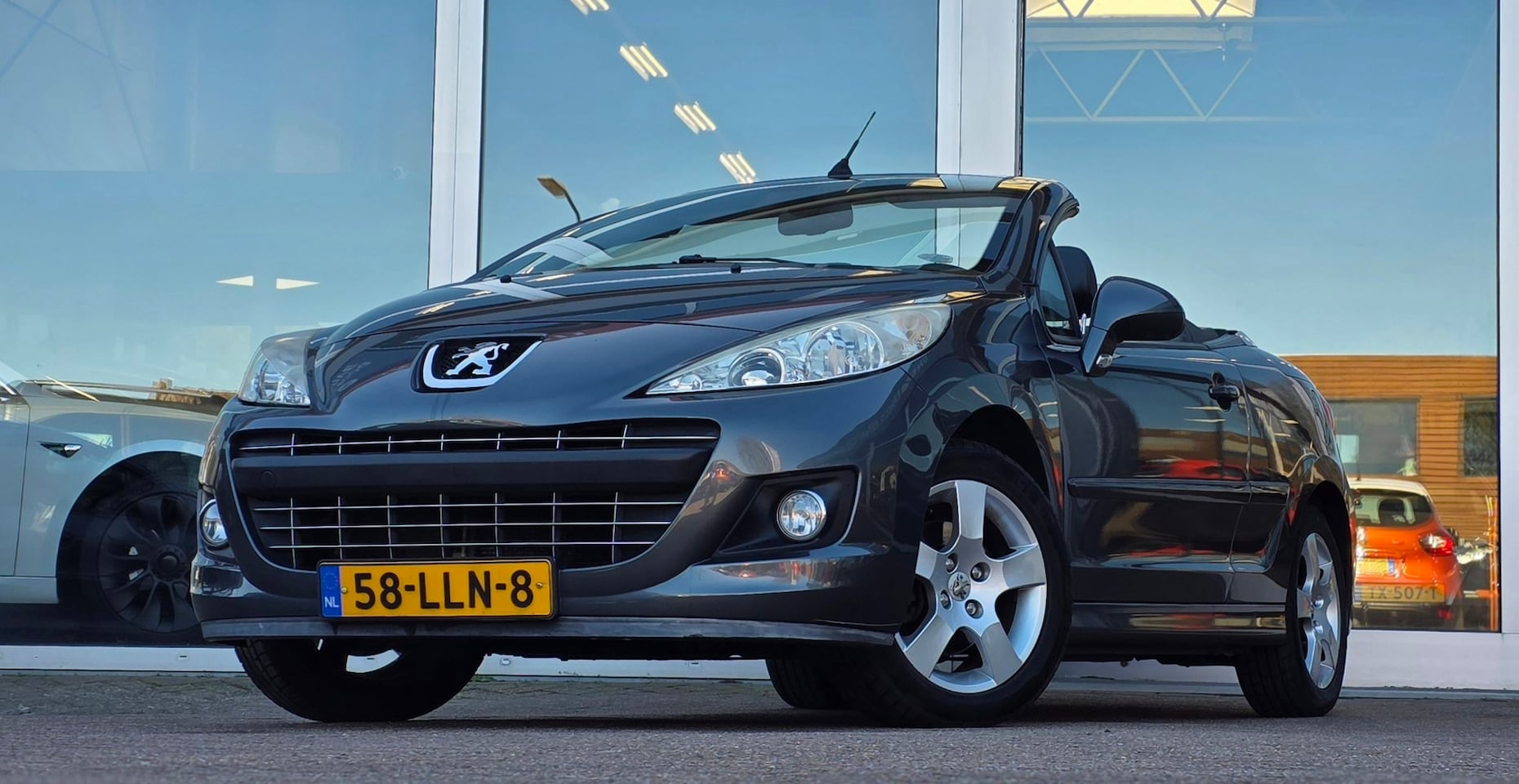 Peugeot 207 CC - 1.6 VTi Leer Trekhaak 3e Eigenaar Clima Nieuwe Apk - AutoWereld.nl