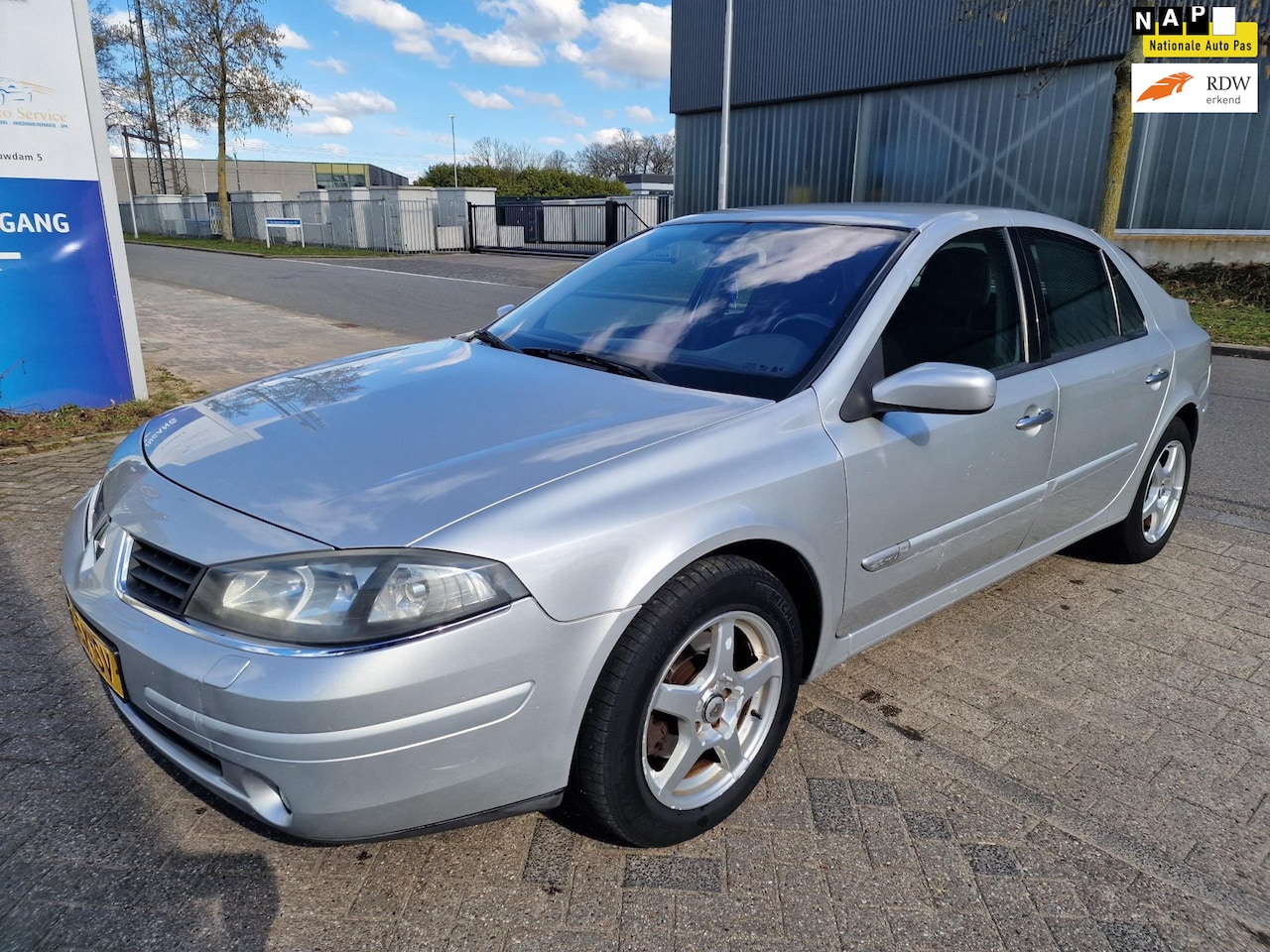 Renault Laguna - 2.0-16V Privilège 2.0-16V Privilège, Nieuwe Apk, Nap, Goed rijdend, Inruil mogelijk. - AutoWereld.nl