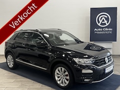 Volkswagen T-Roc - 1.5 TSI 150pk Sport | NAVI | WINTERPAKKET | CARPLAY |