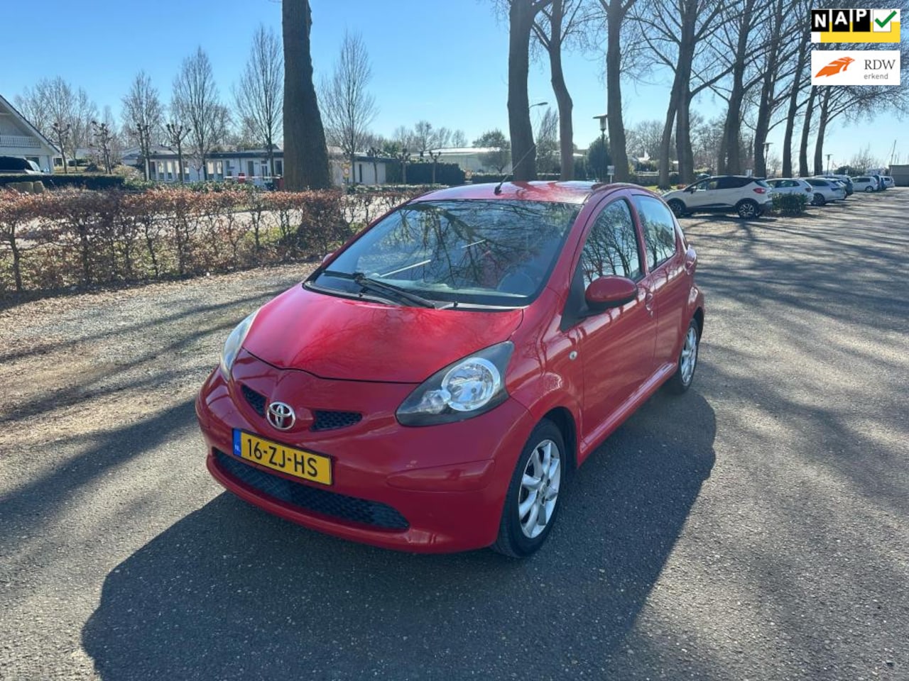 Toyota Aygo - 1.0-12V + 1E EIGENAAR!! LAGE KM STAND!! - AutoWereld.nl