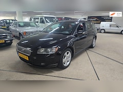 Volvo V50 - 2.4 Momentum nieuwe apk Automaat Schuifdak Cruise controle