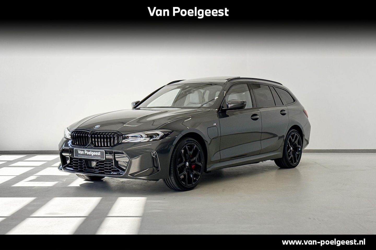 BMW 3-serie Touring - 330e xDrive | M Sport Pro | Comfort Pack | Adaptieve LED koplampen - AutoWereld.nl