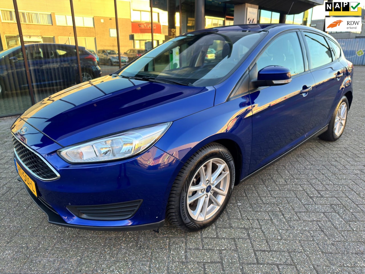 Ford Focus - 1.0 Edition / Navi / PDC / Trekhaak / Carplay - AutoWereld.nl