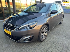 Peugeot 308 SW - 1.2 PureTech Allure / Pano'dak / Xenon / Keyless / Trekhaak