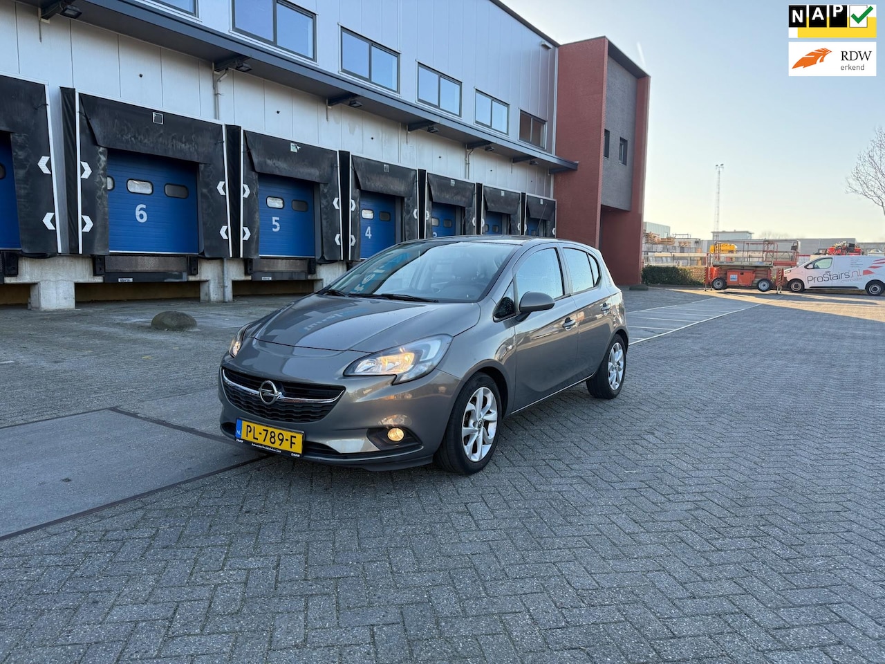 Opel Corsa - 1.4 Color Edition LED/CRUISE/GROOT SCHERM/5 DEURS! - AutoWereld.nl