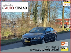 Volvo S40 - 2.4 140PK AUTOMAAT CLIMA/CRUISE/STOEL VERWARMIG YOUNGTIMER