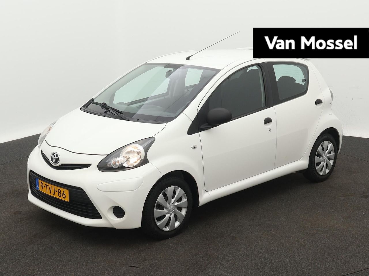 Toyota Aygo - 1.0 VVT-i Now | Airco | Elektrische ramen | Zuinig! - AutoWereld.nl