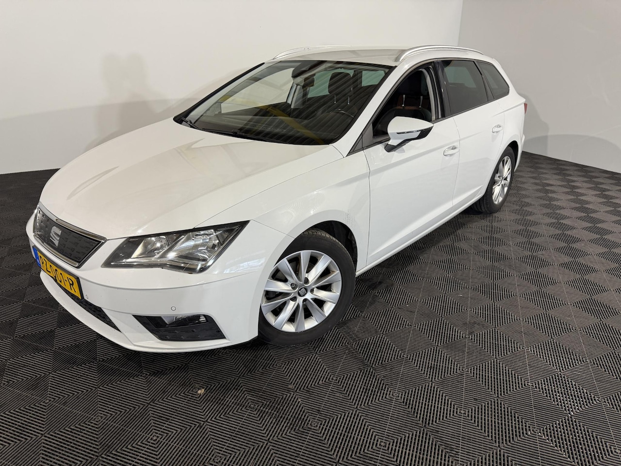 Seat Leon ST - 1.0 EcoTSI Style Business Intense 1.0 EcoTSI Style Business Intense - AutoWereld.nl