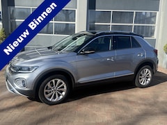 Volkswagen T-Roc - 1.5 TSI Style Automaat Bj 2024 Nwe Model Km 20.000 Nap 1e eigenaar 150pk Dealer onderhoude