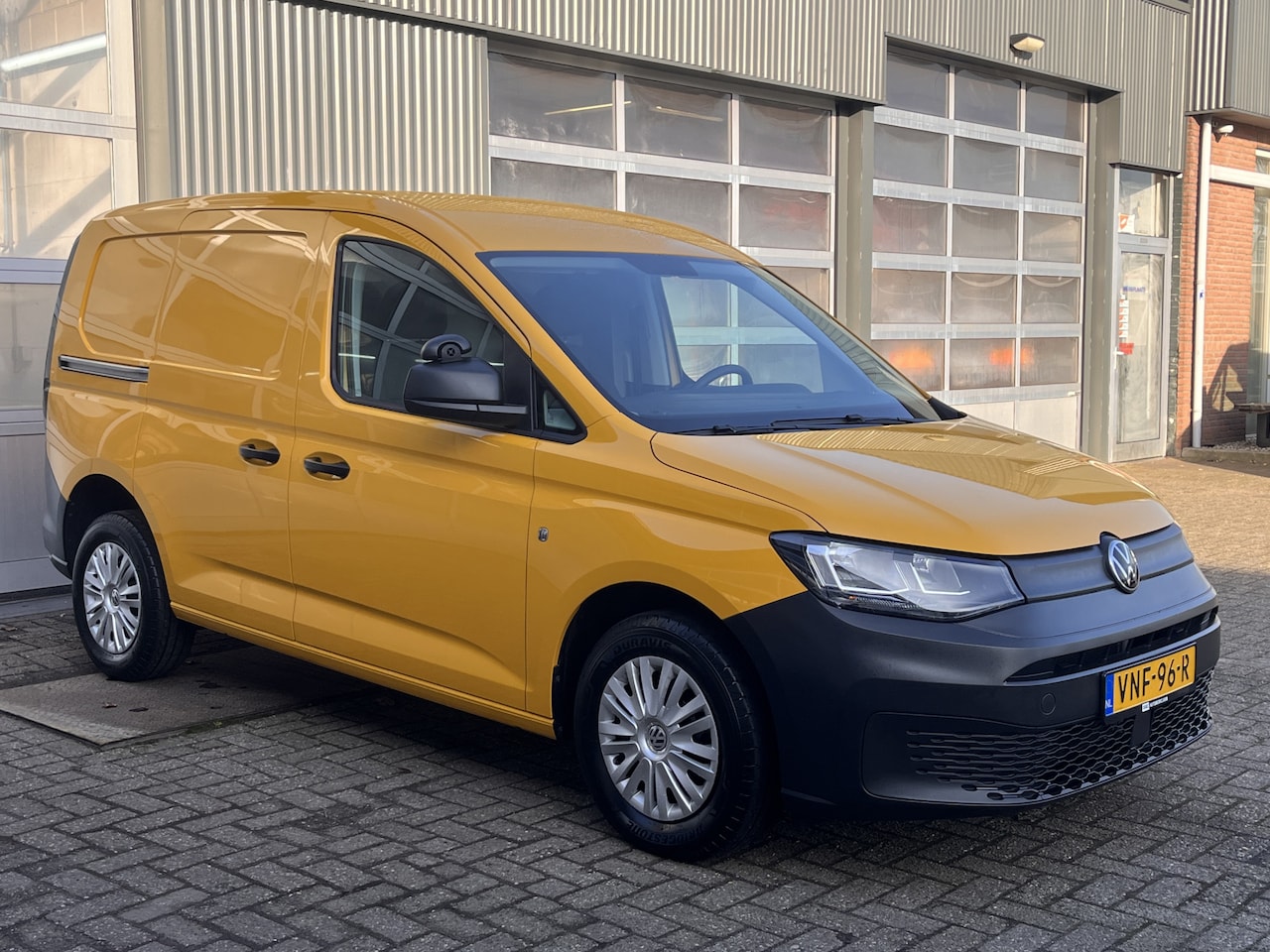 Volkswagen Caddy Cargo - 2.0 TDI Airco Cruise controle Parkeerhulp Schuifdeur 1e eigenaar Euro 6 Bleutooth Caddy - AutoWereld.nl