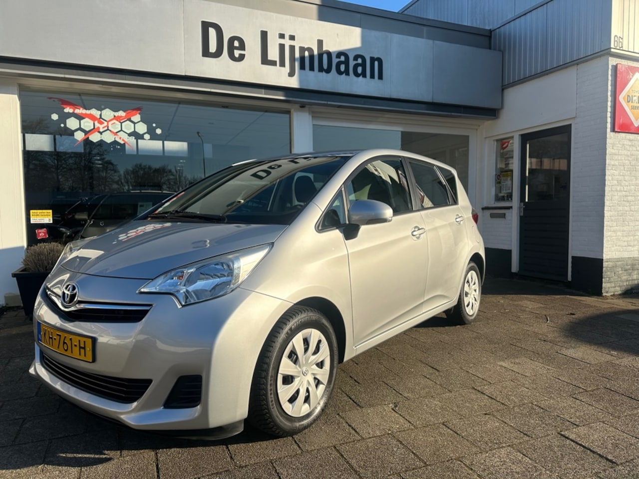 Toyota Verso S - 1.3 VVT-i Comfort Plus 1.3 VVT-i Comfort Plus - AutoWereld.nl