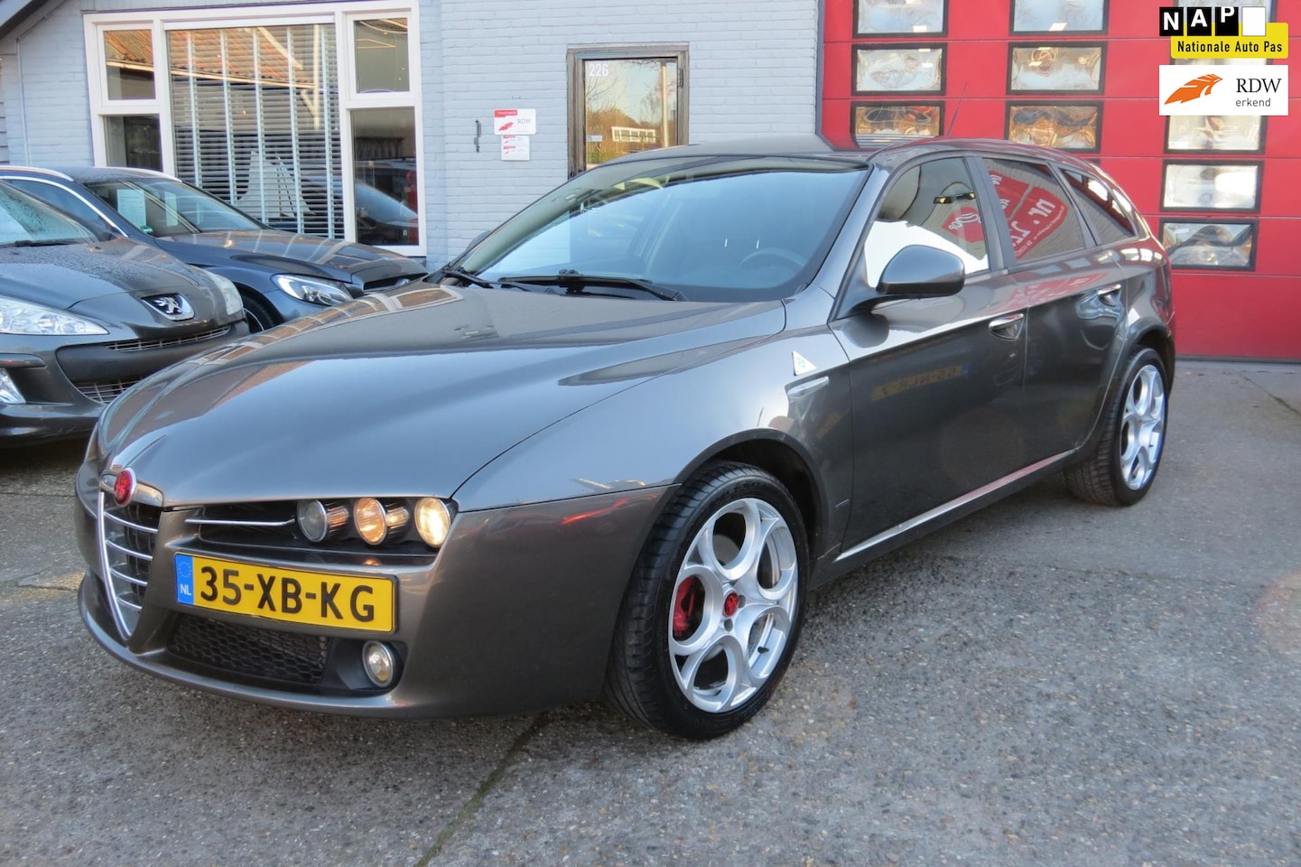 Alfa Romeo 159 Sportwagon - 2.2 JTS Business 2.2 JTS Business , Nieuwe APK - AutoWereld.nl