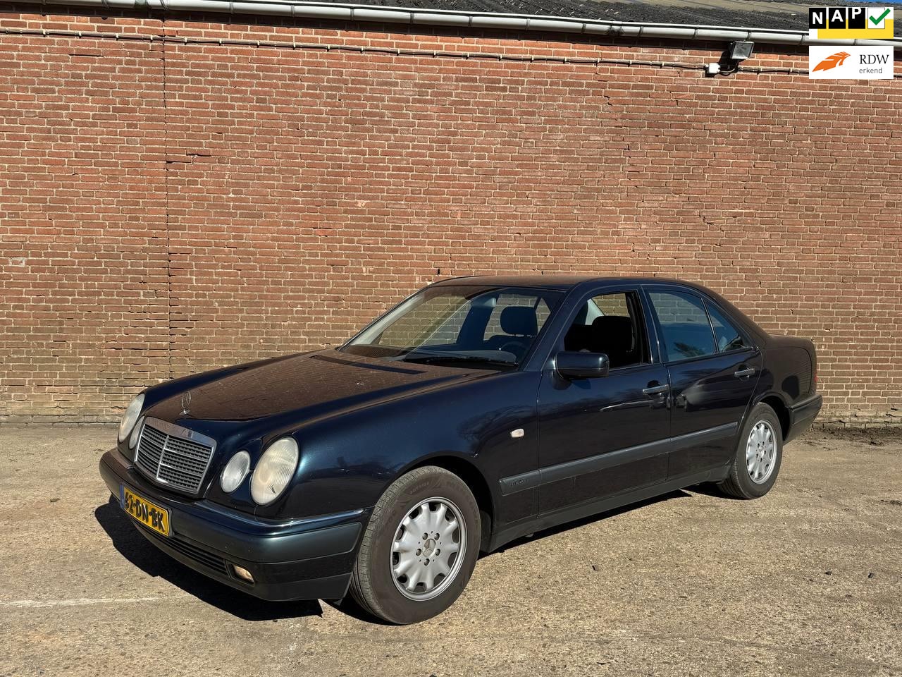 Mercedes-Benz E-klasse - 290 TD Avantgarde automaat ZEER NETJES - AutoWereld.nl