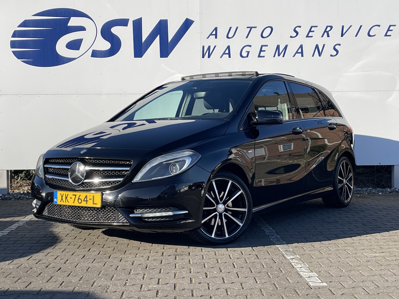 Mercedes-Benz B-klasse - 200 Ambition Urban | Trekhaak | Pano | Xenon | Clima | Cruise - AutoWereld.nl