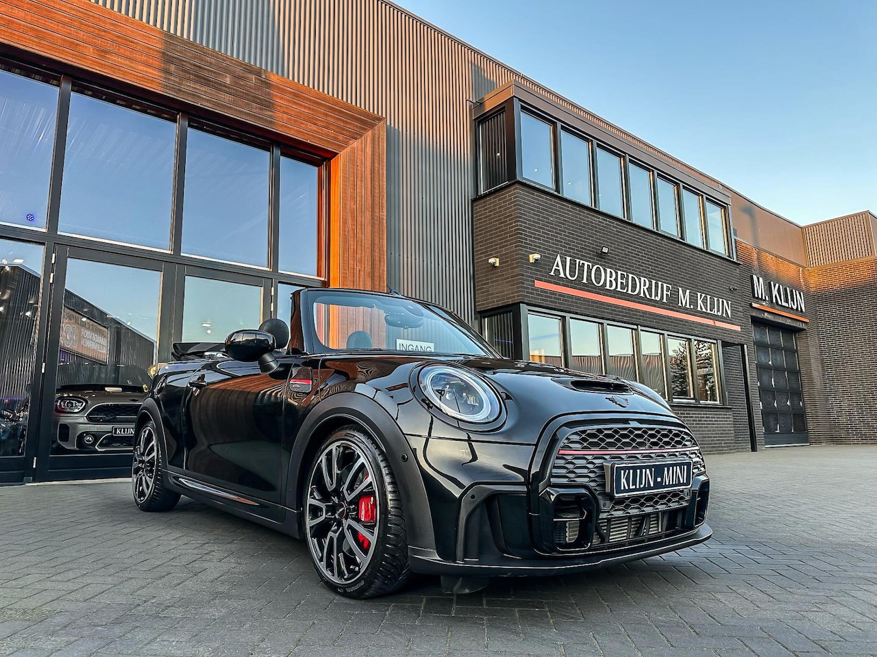 MINI Cabrio - Mini 2.0 John Cooper Works F1 aut 231pk/Sportuitlaat/Camera/13.000km - AutoWereld.nl