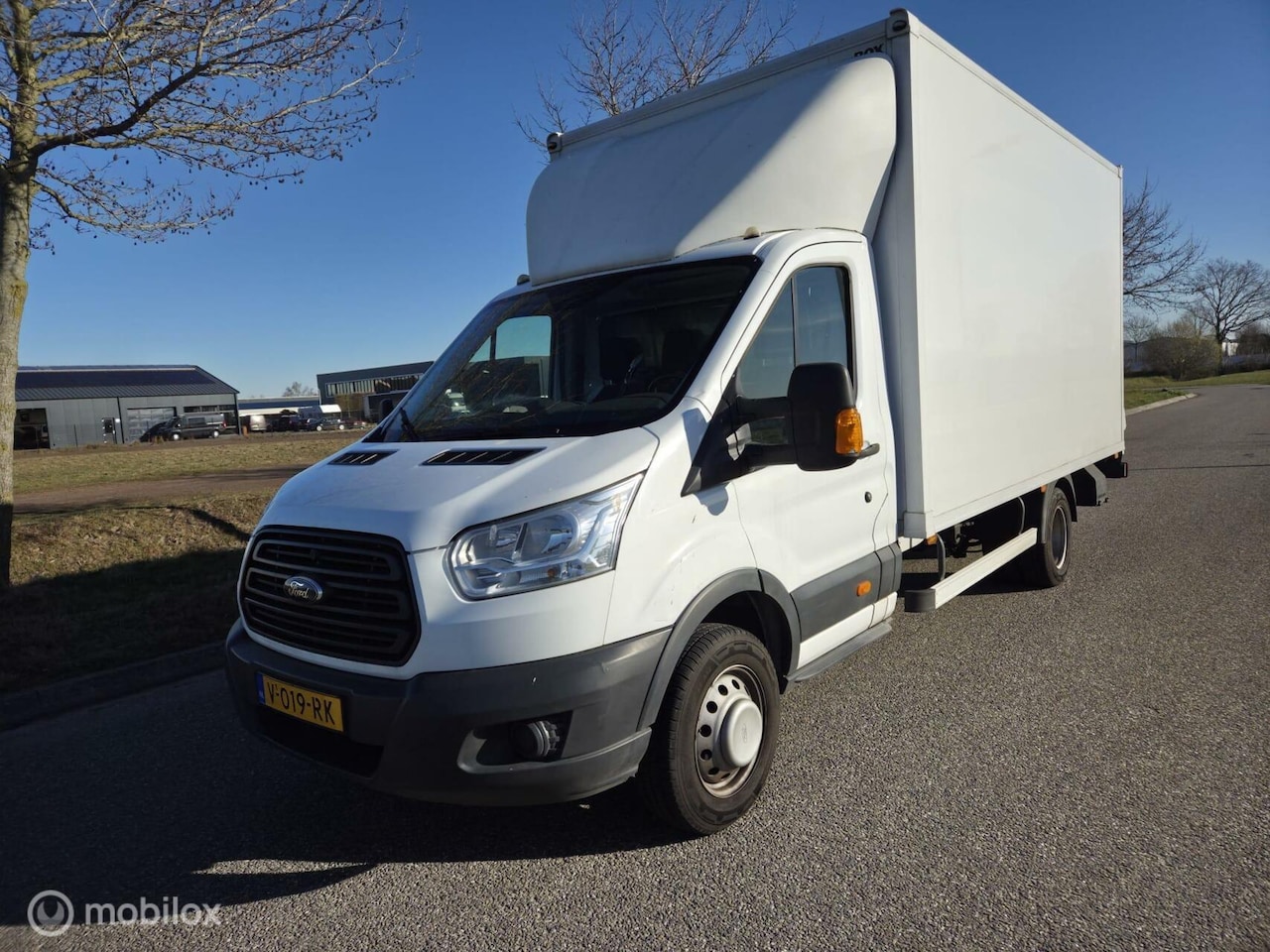 Ford Transit - 350 2.2 TDCI L4 Bakwagen met laadklep TREKHAAK - AutoWereld.nl