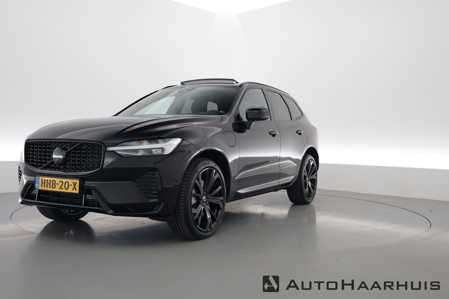 Volvo XC60 - 2.0 T8 Plug-in hybrid AWD Plus Black Edition | Pano | 360cam | Memory seats | Harman Kardo - AutoWereld.nl