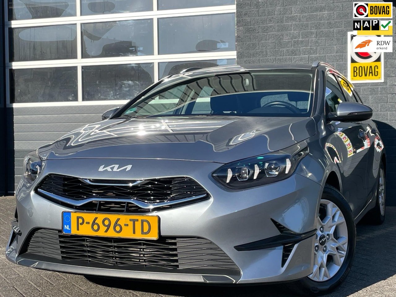 Kia Cee'd Sportswagon - Ceed 1.5 T-GDi DynamicLine|160PK|TREKHAAK|CARPLAY|NAVI|CAMERA|CRUISE|CLIMATE - AutoWereld.nl