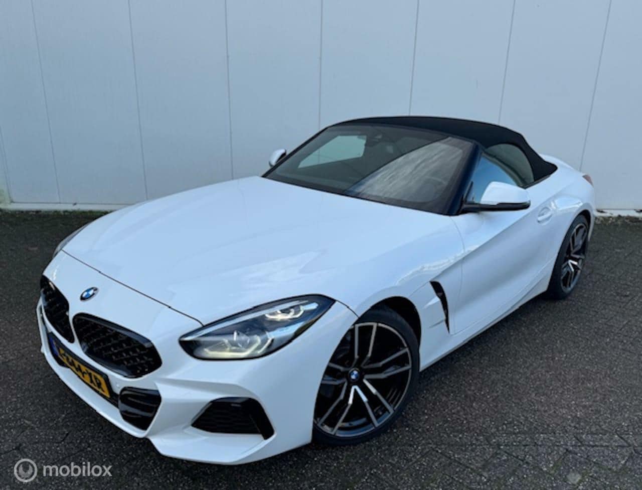 BMW Z4 Roadster - sDrive20i High Executive M-sport M-sport , 19" 255 V 275 A , Harman-Kardon , Sportuitlaats - AutoWereld.nl