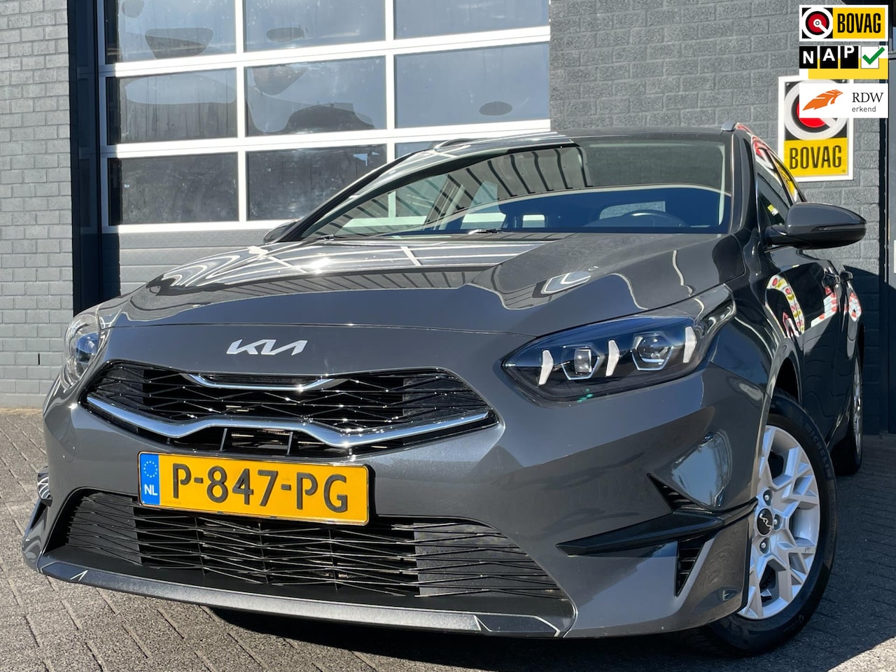 Kia Cee'd Sportswagon - Ceed 1.5 T-GDi DynamicLine|160PK|TREKHAAK|CARPLAY|NAVI|CAMERA|CRUISE|CLIMATE - AutoWereld.nl